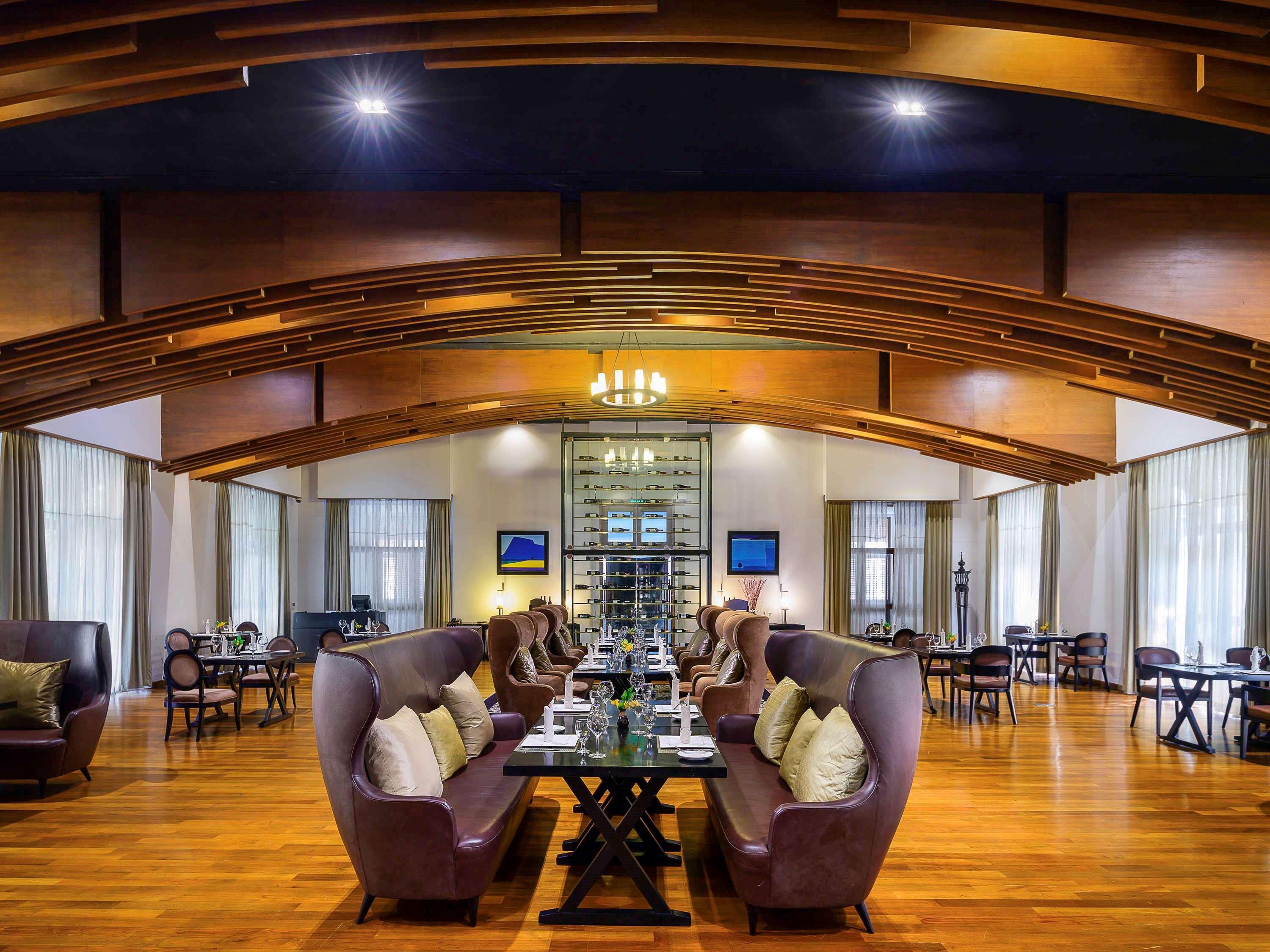 The Lake Garden Hotel Nay Pyi Taw - Mgallery Collection Naypyidaw Bagian luar foto