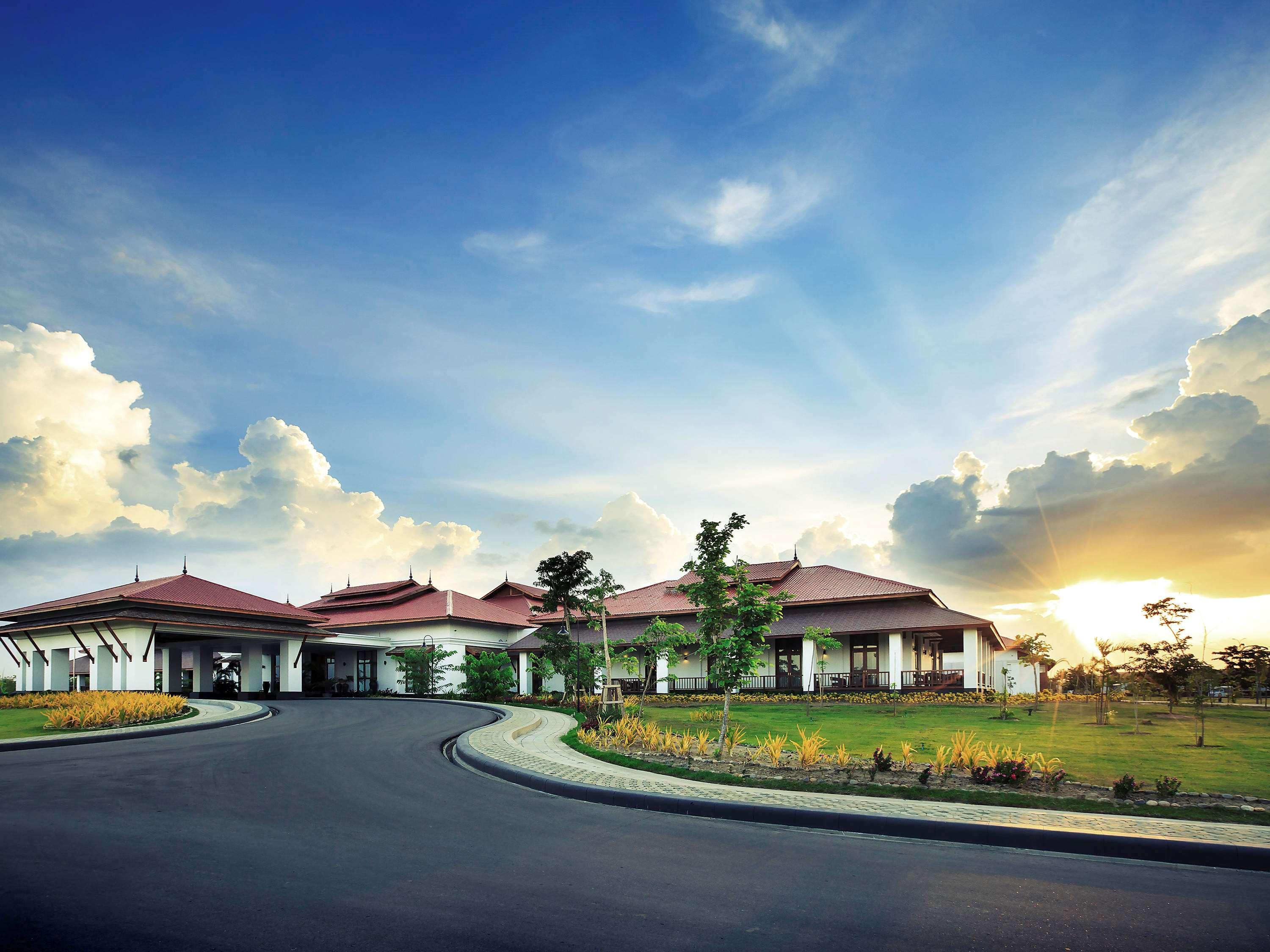 The Lake Garden Hotel Nay Pyi Taw - Mgallery Collection Naypyidaw Bagian luar foto